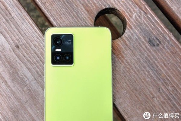 色艺双绝|前置双摄带来的自然美： 色艺双绝的vivo S10 Pro自拍旗舰手机