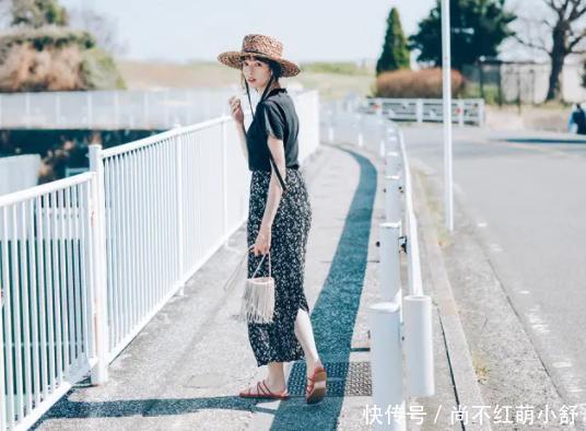 女人|真正“会穿”的女人，穿T恤很少花里胡哨，还是这样搭配更高级