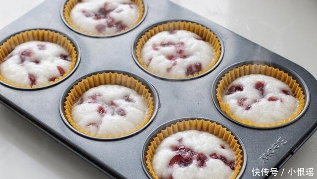 无需揉面的米发糕,搅一搅、蒸一蒸,香甜Q弹有嚼劲,比馒头简单