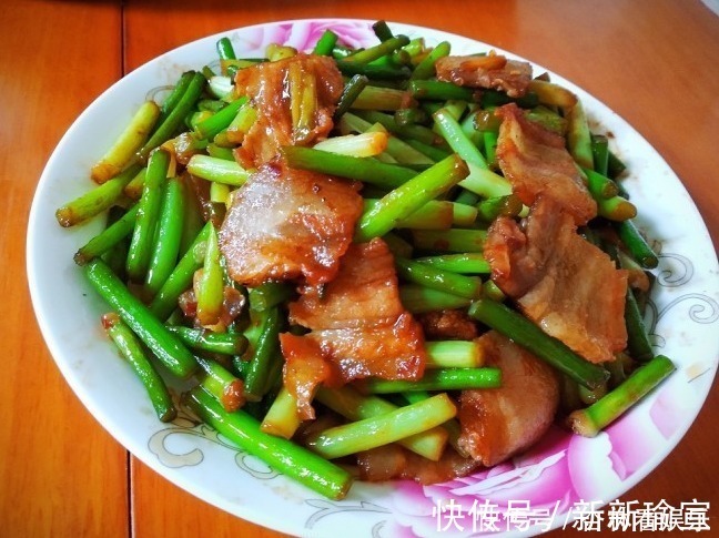 焯水|炒蒜苔，“最忌”直接下锅！教你正确做法，又香又脆还入味，好吃