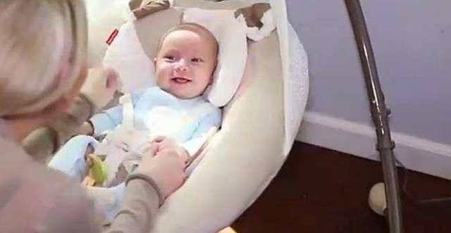 三个月|三个月大的宝宝有这四种反应,我们不得不说:先天智力高!