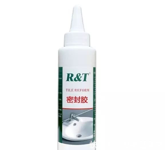 疏通器|工人在卫生间贴瓷砖留了一排空,一开始以为偷工,后来才明白好处