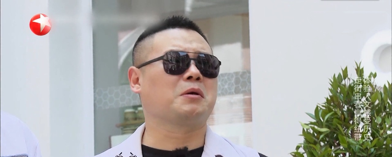 極挑|《極挑》岳云鵬賈乃亮高空漫步引爭議,兩極分化背后是節(jié)目的無奈!