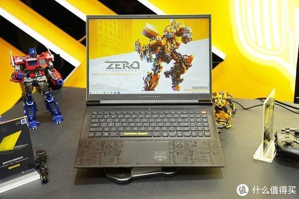 开箱|赛博坦星球万岁 大黄蜂IP定制版 雷神911ZERO游戏本开箱