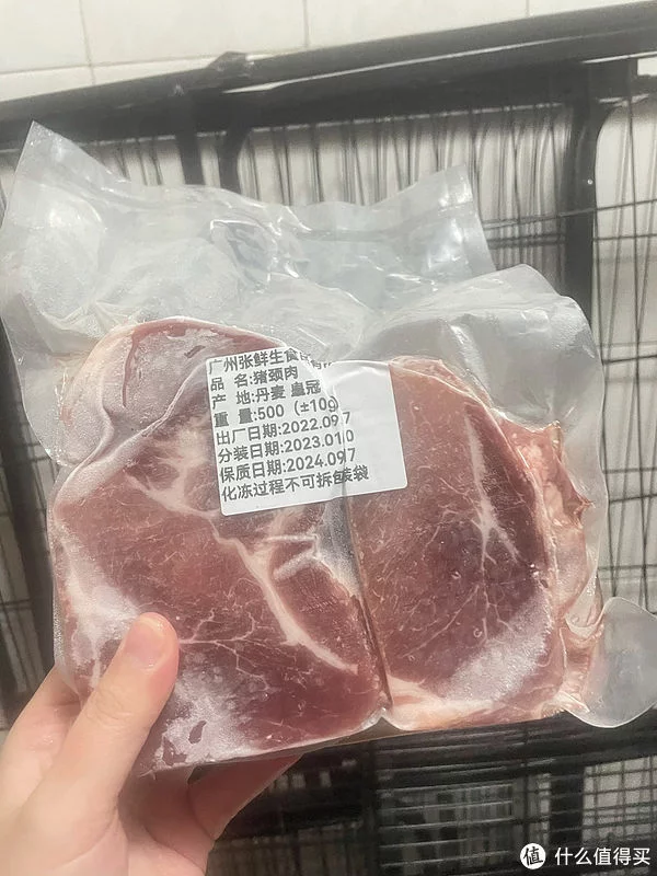 什么叫猫咪生骨肉（猫猫专栏 篇一：宠物生骨肉｜丹麦皇冠猪颈肉）