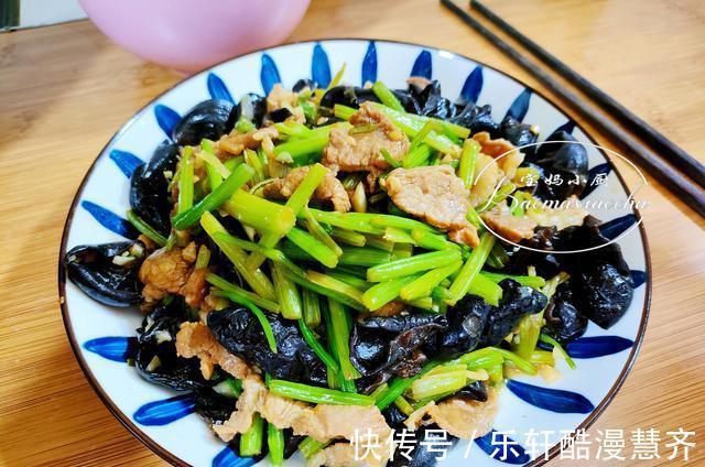 芹菜|女人经期要常吃的菜,营养丰富含铁多,气色红润,好吃又好做