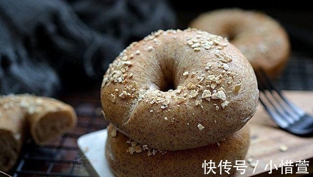 烤盘|教你做款少油少糖的面包，外形可爱像甜甜圈，主要是更健康