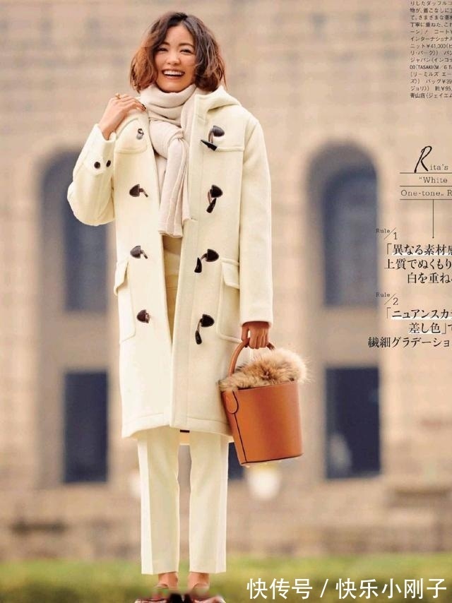 气质 今冬流行穿白色裤子,气质简约又高级,搭大衣、羽绒服都好看