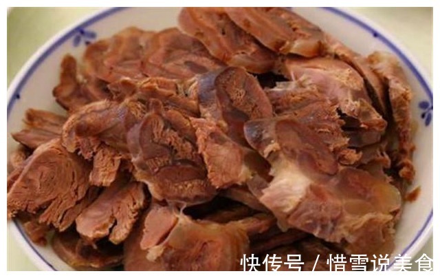 老公请发小来家吃饭,我特意下厨做一桌菜,饭后老公说不如去饭店