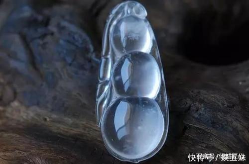 清乾隆,御制翡翠光素鼻烟壶究竟好在了哪里?