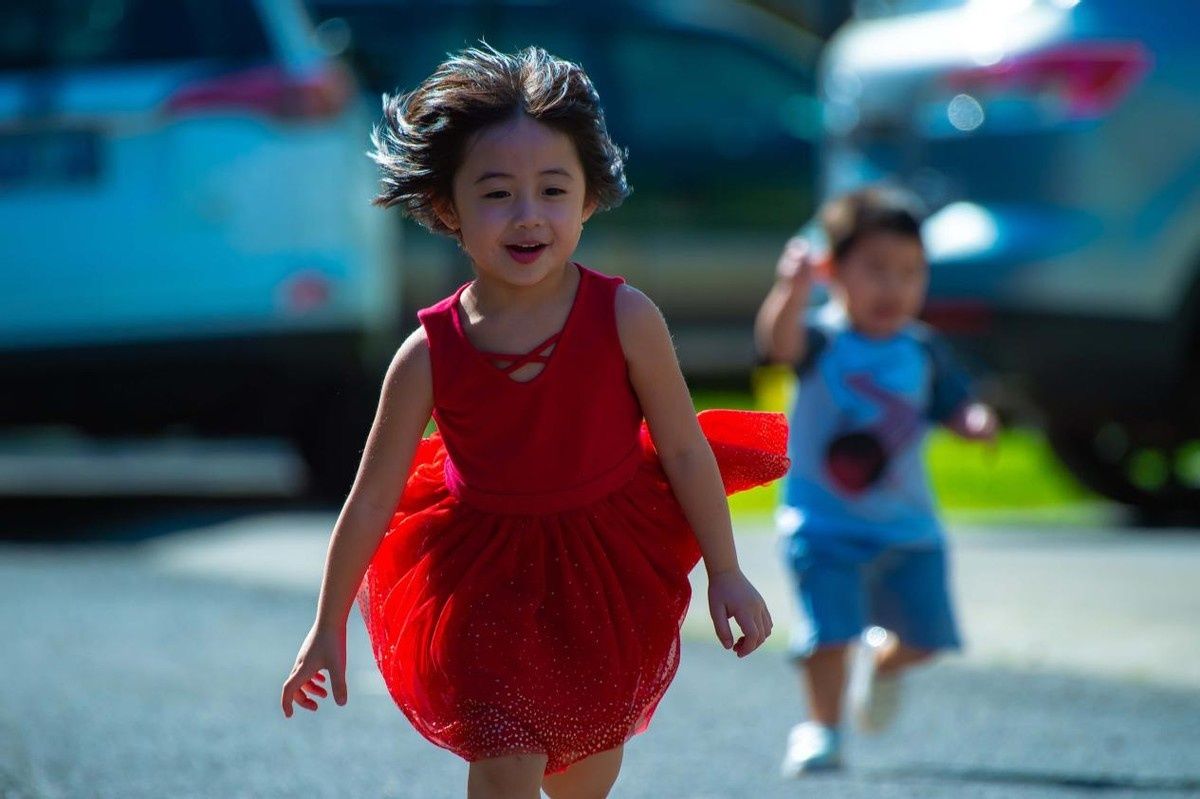 刘思琦|16岁女巨婴吃饭靠妈喂，日花销过万：养废一个女儿，富养她就够了