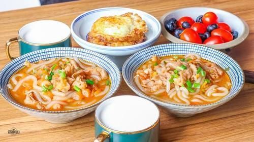 家里有孩子,早餐不能凑合,全职妈妈每天6点起床做,每天不重样