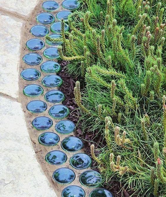 花坛|外国人的小脑瓜怎么想的,攒啤酒瓶砌花坛、盖房子,个个出乎意料!