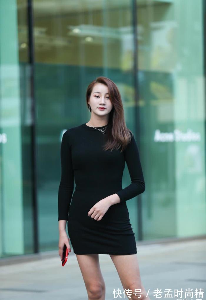 曲线 紧身裙展现完美曲线,这身材太好了