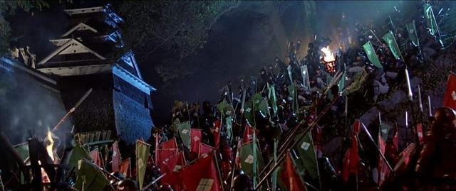 头盔|日本战国小巨人，上战场时喜欢戴一奇特头盔，却因此而遭炮轰