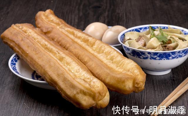 老年人|越上岁数的人,越要管住嘴!提醒:这5种食物,老年人要尽量少吃