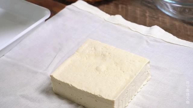 玉米淀粉|不用一片面饼的吐司早餐，只需一块老豆腐就能做，做法简单有营养