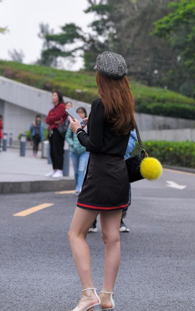 选择|冬天适合穿短靴, 美女选择PVC透明短靴, 不仅保暖还增添潮人味道