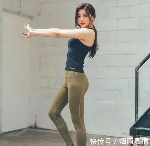 身材|身材柔美的打底裤美女,气质明艳动人,凹凸的身姿吸引目光