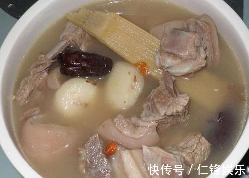 在家炖羊肉时，这3样东西一定要放，汤浓肉香，一点膻味也没有