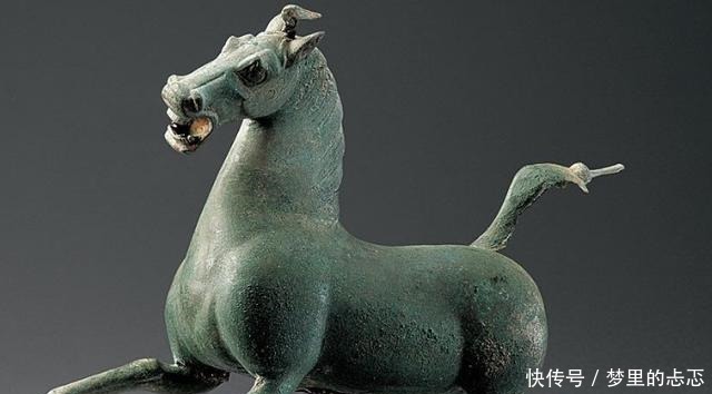 马踏飞|马踏飞燕它的墓主人不是一个人而是一条腿,他的葬礼也很奢华!