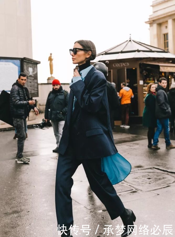 “毛衣+衬衫”叠穿,冬日绝美搭配,这样穿真的美翻了!