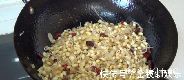 蒜苗|一道老少皆宜的营养菜,色香味俱全,5分钟就上桌,多吃不长胖