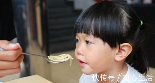 孩子|孩子积食不用怕,3种食物多吃些,吃饭不挑食,个头蹭蹭长