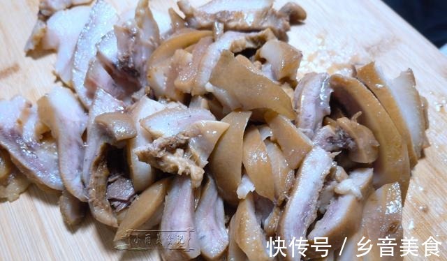 一入冬，家里的“大厨”老爸就会做他的招牌菜，Q弹爽口全家爱吃！