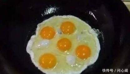 婆婆把鸡蛋这样做,老公和公公都抢着吃,大酒店里都吃不到!
