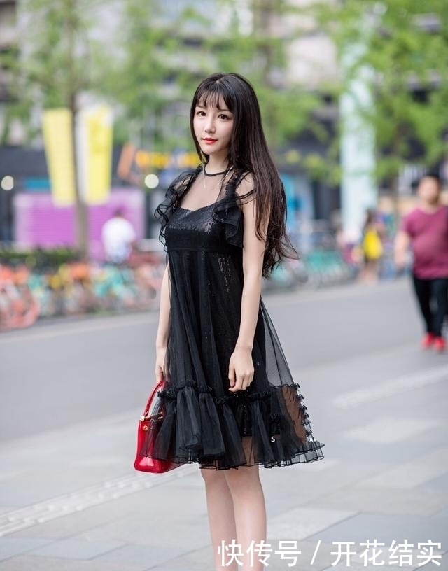 让小姐姐|微胖小姐姐也可以穿的连衣裙,轻熟的夏日穿搭,尽显清爽时尚