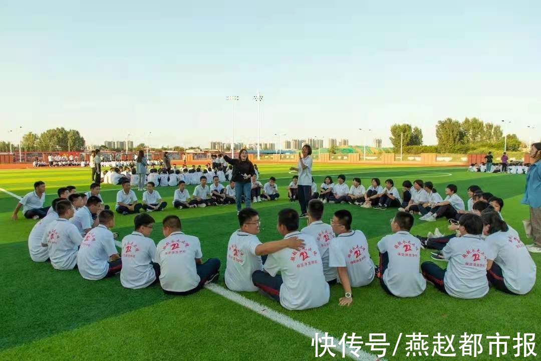 泽龙学校|展飒爽风采 扬激昂青春 保定泽龙学校开展新生军训活动