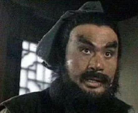 康凯饰演|演过李逵的四位演员,前三位都是傻大个,只有最后一个才是经典