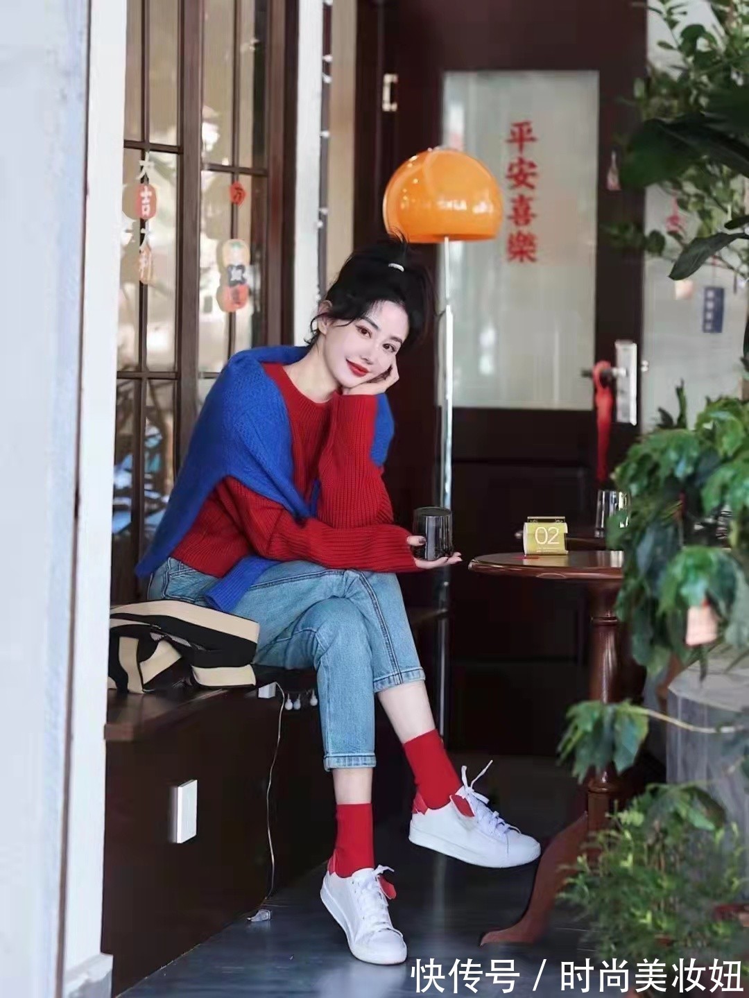 选用 新年的“开运穿搭”,红蓝搭配太绝了,不仅显气质还很洋气