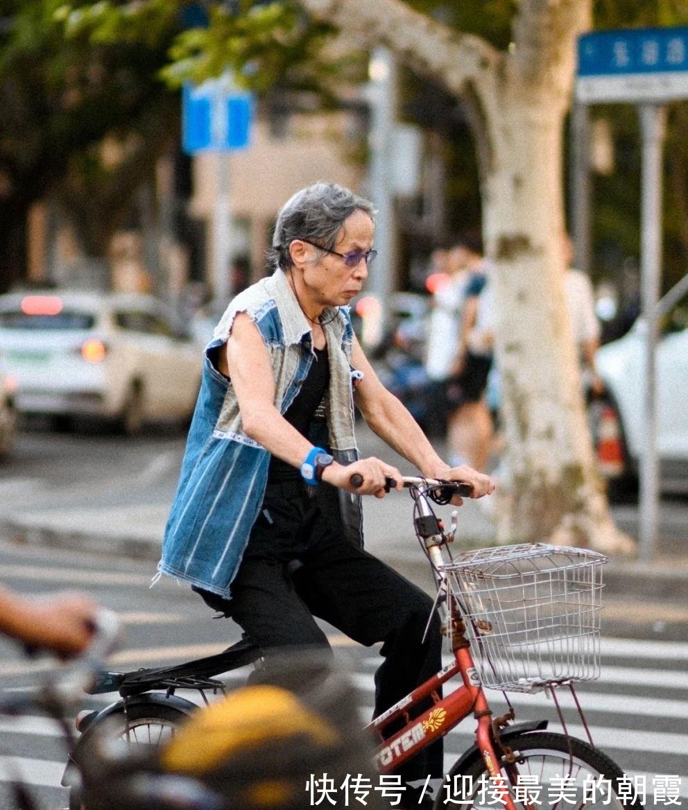 配饰 女人适合戴“手镯”还是“手表”答案在于这三点，戴错很尴尬