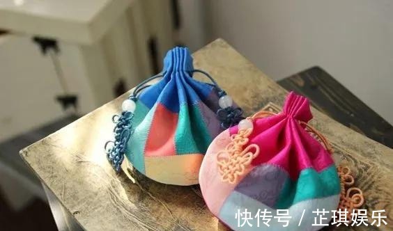 束口袋也能这么美，旧衣服就能做！旧物改造DIY手工布艺附教程