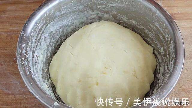 面团|土豆最香的做法,做法简单无难度,一做一大盘不够吃,太解馋了