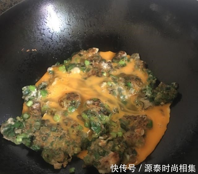 海蛎煎，在家自己做，料足味鲜
