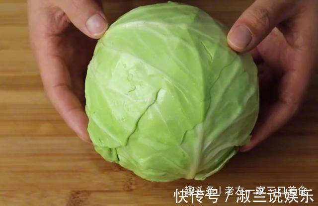 手撕包菜很多人做错了，厨师长教我的技巧，比吃肉还香，超下饭