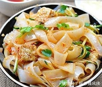 人人|凉皮自己在家就能做,做法简单又干净,学会这个窍门,人人都能做