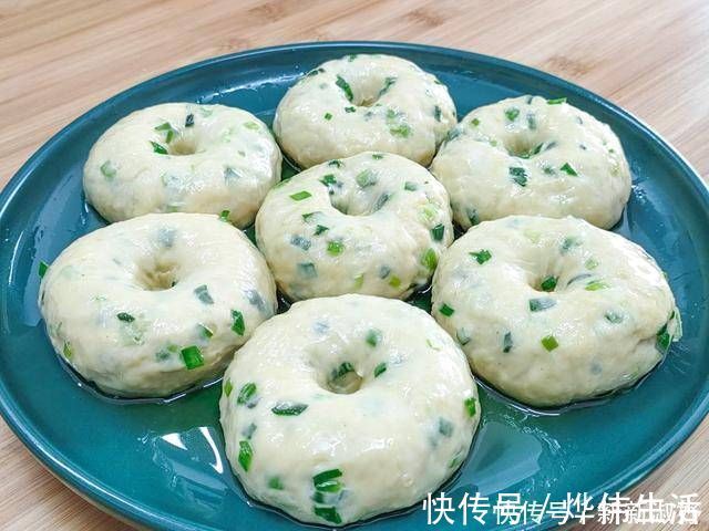 外婆用了40年烙饼做法，柔软多层，凉了不发硬，学会给家人露一手