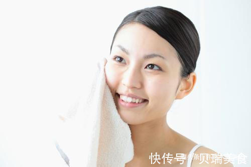 毛巾|女人不管奔几,洗脸后要懂得“3不要”,不然再贵护肤品也白用