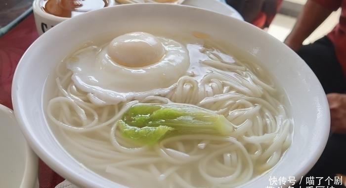 朋友圈|父亲过寿,5个闺女来祝寿,一桌饭菜在朋友圈火了,网友:真有福