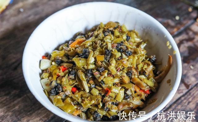 农家菜|舅舅一家来做客，妈妈做了8个农家菜招待，网友真富有