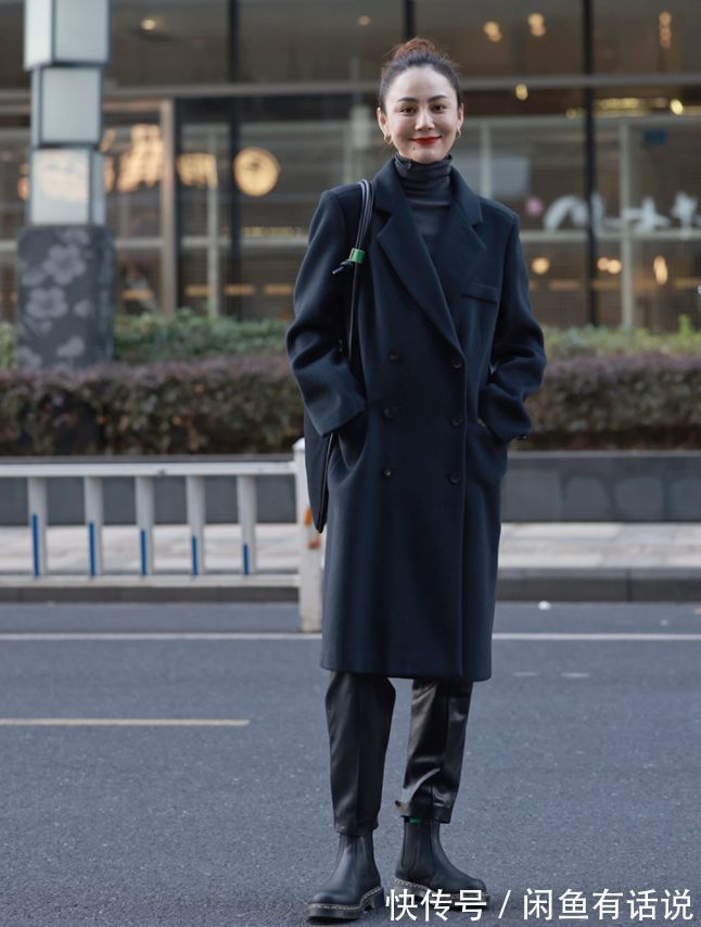大方 秋冬大衣怎么穿更显贵?学45岁博主用“同色系”,秒变人间富贵花