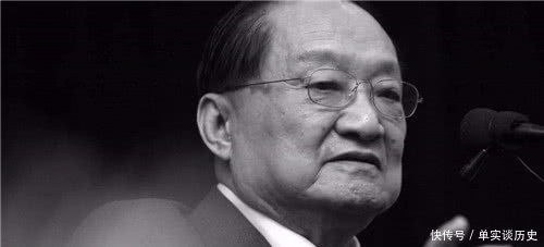 取名字|金庸取名字可谓一流?这4人名字都如雷贯耳,却被现实狠狠的打了脸