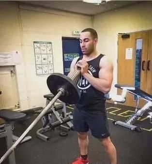 卧推|练了很久胸肌都没大试试这5个动作，绝对让你胸肌炸裂