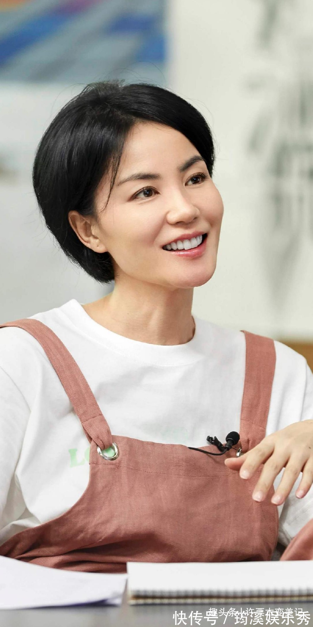 锁骨 奔五的女人尽量别留长发、烫卷发,推荐这5款发型,太减龄了