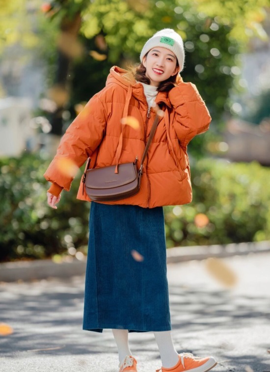 紧身裤|2022年羽绒服怎么穿才洋气?时髦精都在这样搭配,照着穿都很美!