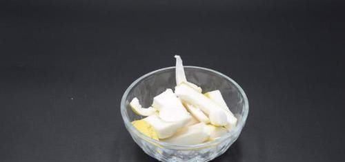 你家有吃剩的柚子皮吗?放白醋里泡一泡,用途真厉害,省钱又实用